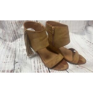 Rampage Tan Suede Fringe‎ Ankle Wedge Sandals Women Size 7